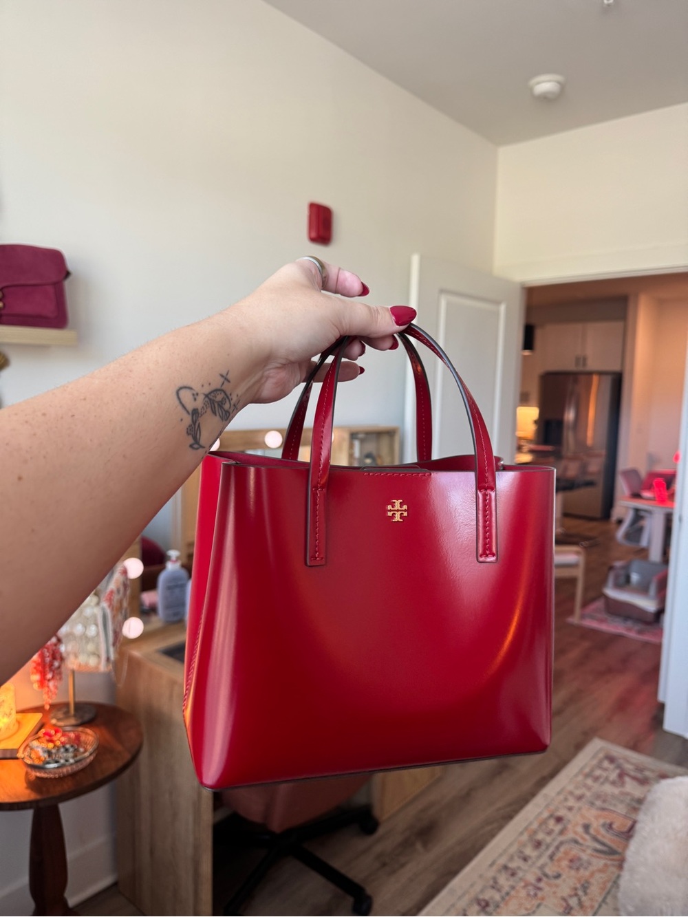 Tory Burch Red Patent Tote with Gold Logo - Picture 11 of 11